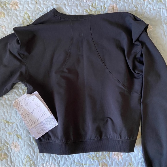 lululemon strong shoulder crewneck! - Picture 3 of 4